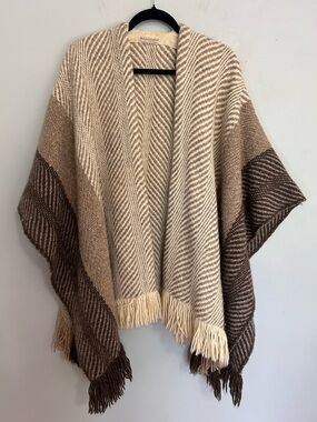 Churchill Handwoven Wool Poncho OS Neutral Boho Cabin Core Cozy Fringe Wrap